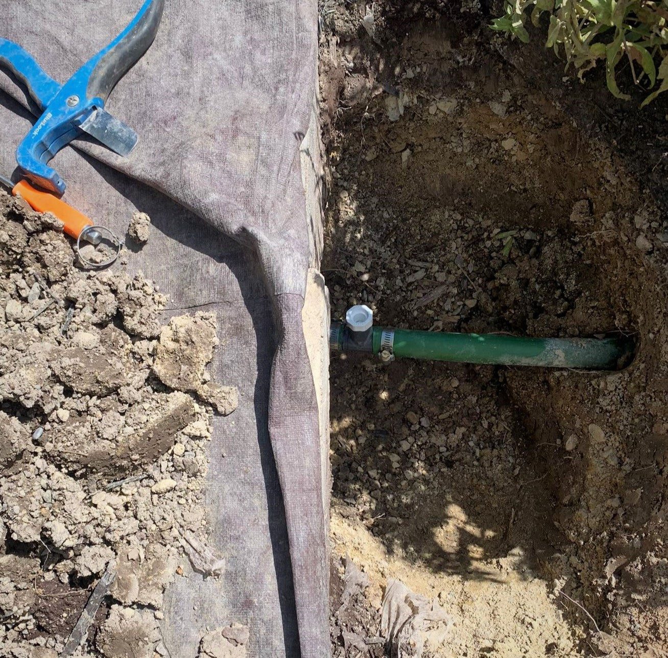 Repair Broken Pipes/ repair head sprinklers